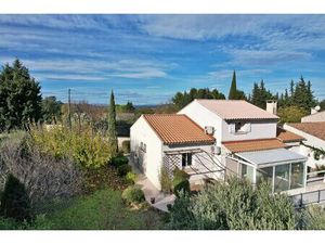 Charmante villa avec jardin arboré à Uzès