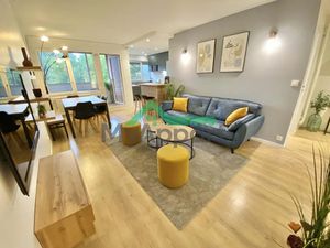 Location meublée appartement 6 pièces 111 m² à Guyancourt (78280)  750 €