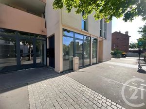 Location locaux professionnels à Colombes (92700)  27 600 €