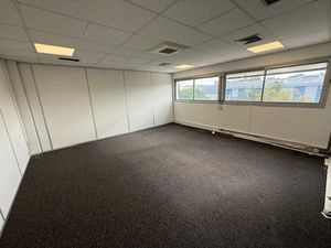 Location locaux professionnels 34 m² à Aix-en-Provence (13090)  568 €