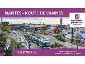 Location locaux professionnels 427 m² à Nantes (44000)  4 000 €