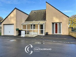 Saint-Ouen-des-Alleux  Maison de plain-pied en parfait état avec véranda  garage et jardin