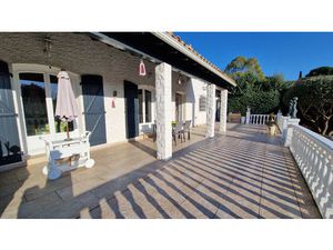 VILLA DE PLAIN PIED COEUR DE ST GELY