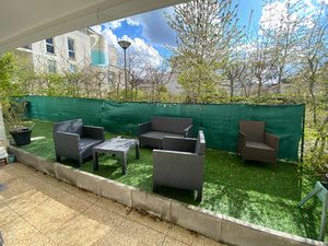 APPARTEMENT meublé MONTIGNY LE BRETONNEUX - 1 pièce - 33 m2