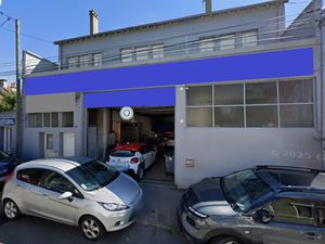 LOCAL 350 M2 - ENTREE DE VILLE A 5MN DU CENTRE - BORD DE ROC