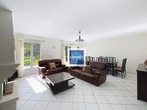 Maison de plain pied  4 chambres  garage et parc