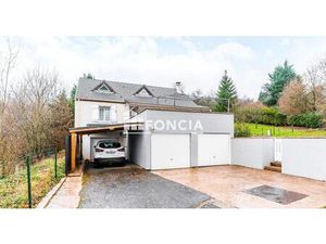 Maison familiale au milieu d'un écrin de verdure