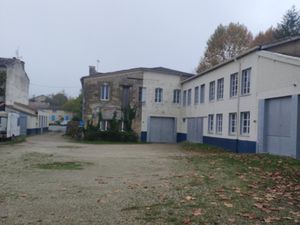 Location Garage box et parking à Miramont-de-Guyenne (47800) : à louer / 11m² Miramont-de-