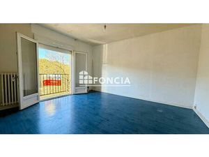 2 pièces secteur Gourgan avec vue dégagée - Garage