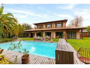 Vente Maison de luxe Bordeaux 10 Pièces 332 m² <meta name="description" content="Située au