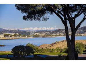 Appartement rénové avec vue mer