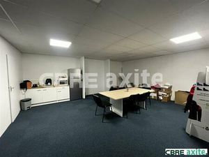 Location commerce BOURGOIN JALLIEU 275 m²