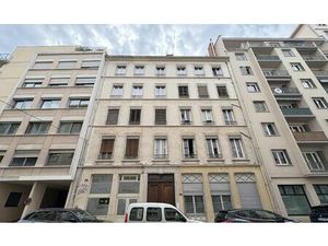 Location Local Professionnel 139m²