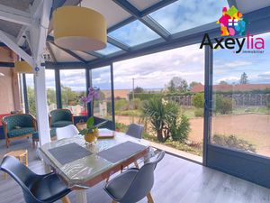 A VENDRE- VILLEMONTAIS- MAISON AVEC VUE DÉGAGÉE ET DÉPENDANCES.