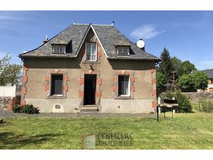 Vente maison 7 pièces 160 m² à Sainte-Anastasie (15170)  139 000 €