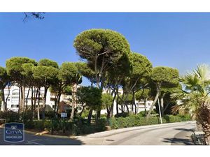 Parking à louer 12 m² - Six-Fours-les-Plages (83) - 122€