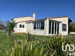 Annonce vente maison 5 pièces de 164m2 à Saint-romain-de-benet (17600) - ParuVendu.fr ref 