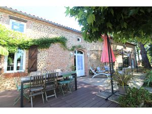 Maison de caractère avec dépendance professionnelle