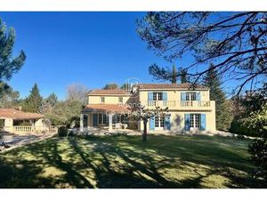 Villa de 8 pièces de luxe en vente Saint-Maximin-la-Sainte-Baume  Provence-Alpes-Côte d'Az