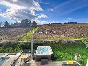 Fleurie: Maison avec vue  3Ch  garage  piscine