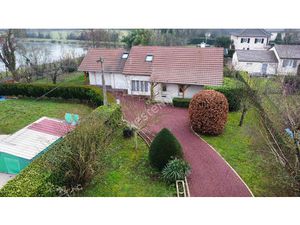 Très belle maison 4 chambres habitables de plain-pied proche du bourg de Mervans !