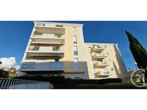 Appartement T3 à vendre - 3 pièces - 70 m2 - Hyeres - 83 - PROVENCE-ALPES-COTE-D-AZUR