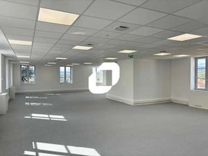 A VENDRE  Entièrement rénové - coeur de village