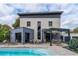 Havre contemporain avec piscine et appartement indépendant