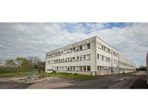 Genlis bâtiment d'activité de 11 330 m2 sur un terrain de 27 600 m2