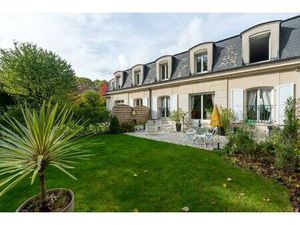 Maison Mansart spacieuse à L'Isle-Adam