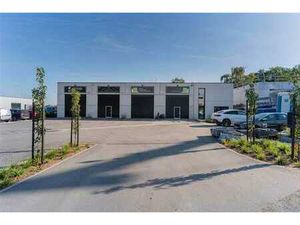 A louer - bureau avec hangar idéalement situé à Assesse