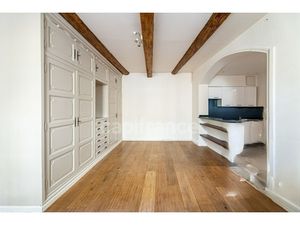 Appartement à vendre 1 pièces CASSIS (13) sur le port avec une absence totale de charges d