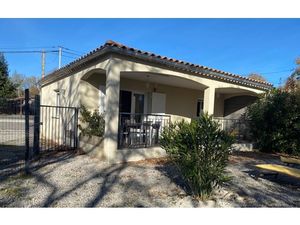 Ensemble de deux maisons récentes de plain-pied  avec vue sur le Rocher de Sampzon – idéal