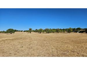 Vente terrain 247 m² à Pertuis (84120)  158 900 €