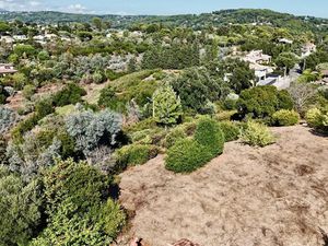 Vente terrain à batir 2130 m² à La Roquette-sur-Siagne (06550)  535 000 €