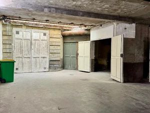 Vente parking 17 m² à Paris 16ème (75016)  95 000 €