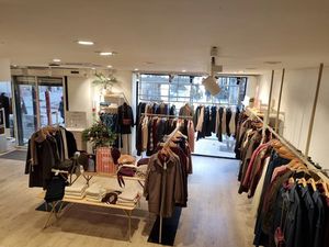 Vente locaux professionnels 131 m² à Manosque (04100)  198 000 €