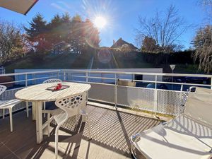 Bel attique avec balcon - 2 chambres vendu avec cave  garage et stationnement en centre-vi