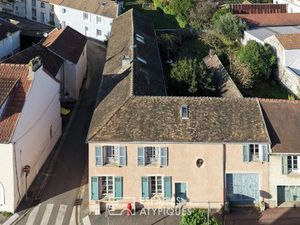 Maison de ville avec dépendances  atelier et jardin au coeur de Chilly-Mazarin
