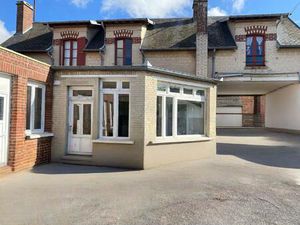 Maison habitation 200 m2 + entrepôt professionnel de 800 m2