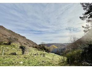 Vente villa 5 pièces 160 m² à Mazoires (63420)  120 000 €