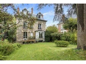 Maison de luxe en vente à Versailles  Île-de-France