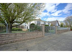 Maison de plain-pied surélevé sur 1216m² de terrain