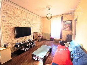 Maison T5 à Saint Yzan de Soudiac