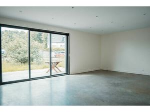 Location Local Professionnel 100m²