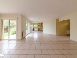 Vente maison 4 pièces 120 m² à Puy-l'Evêque (46700)  223 600 €