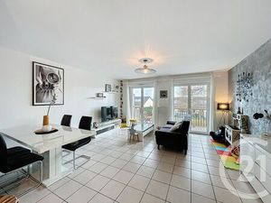 Appartement T3 à vendre - 3 pièces - 71 95 m2 - Yssingeaux - 43 - AUVERGNE