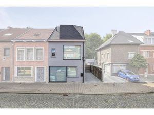 Huis te koop in Sint-Amandsberg met 2 slaapkamers