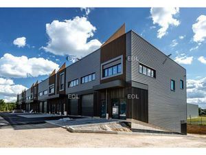 A VENDRE - Bâtiment d'activité avec bureaux de 3 367 m² à Courtry (77)