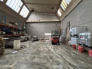 Locaux d'activités à la vente